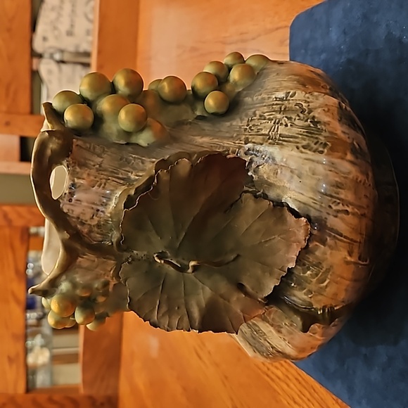 Amphora Porcelain Vase with Raised Grapes and Leaves Art Nouveau Turn of Century - Picture 2 of 16